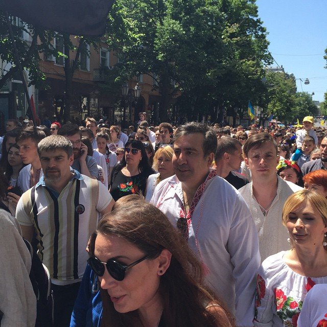 В Одессе тысячный Мегамарш вышиванок, Саакашвили тоже здесь (фото)