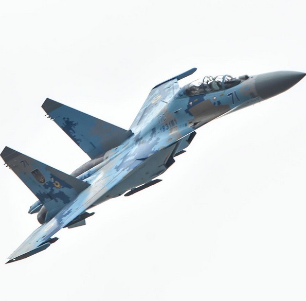 Порошенко полетал на Су-27 (ФОТО)