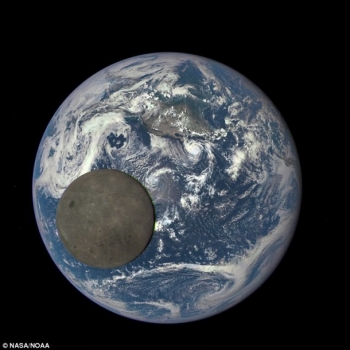 Ученые объяснили загадку оси вращения Луны