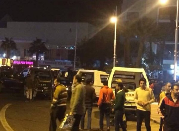 Трое туристов погибли в результате нападения на отель в Египте (ФОТО)