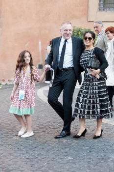 Джордж и Амаль Клуни, Ричард Гир и Сальма Хайек посетили семинар Папы Римского (Фото)