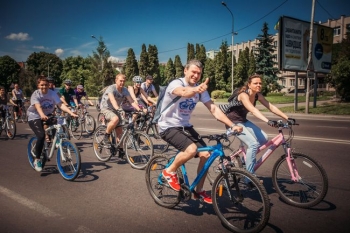 Жених Тони Матвиенко Арсен Мирзоян провел велопробег ради онкобольных детей Львова (Фото)