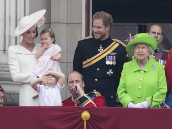 Дебютный выход: принцесса Шарлотта впервые появилась на публике (Фото)