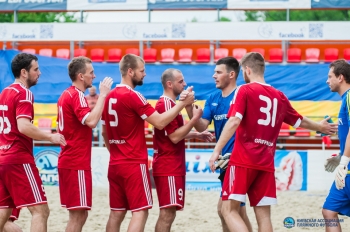 Виталий Рева дебютировал в пляжном футболе