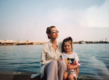 Ольга Сумская опубликовала архивные семейные фото в честь дня рождения дочери (фото)