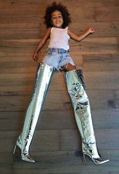 Маленькая модница: Ким Кардашьян поделилась забавным фото трехлетней дочери (Фото)