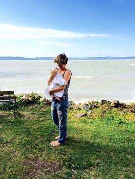 Анита Луценко путешествует по Европе с 2-месячной дочерью (Фото)