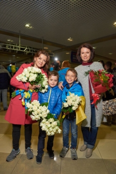 Украинские звезды встретили паралимпийскую сборную в аэропорту Борисполь (Фото)