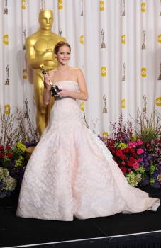 Шик и блеск: ТОП-10 самых дорогих платьев за всю историю Оскара (фото)