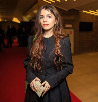 Марина Порошенко в черной вышиванке пришла на премьеру фильма о Голодоморе (Фото)