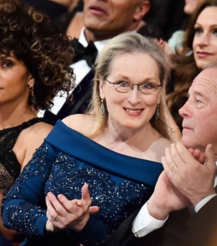 Кто победил Chanel: платье Мерил Стрип стало самым обсуждаемым на церемонии Оскар 2017 (Фото)