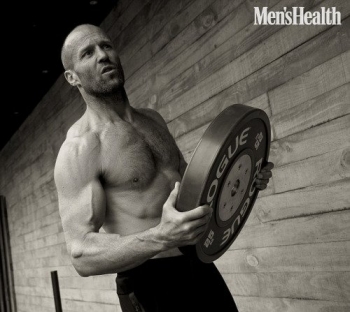 Мужественный и сексуальный: Джейсон Стэтхэм украсил обложку Men's Health (Фото)