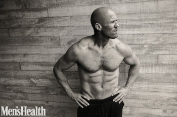 Мужественный и сексуальный: Джейсон Стэтхэм украсил обложку Men's Health (Фото)