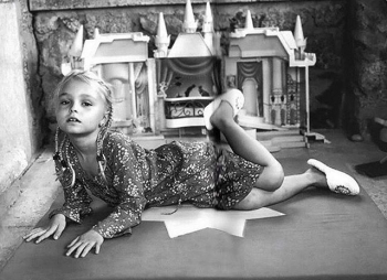 Маленькая принцесса: Лили-Роуз Депп поделилась сказочным детским фото (Фото)