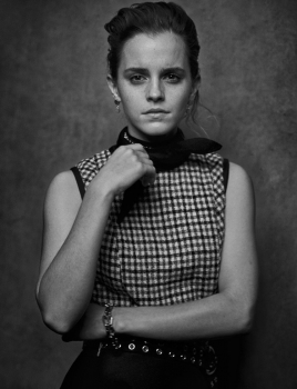 Черно-белый шик: Эмма Уотсон снялась в роскошной фотосессии для глянца (Фото)