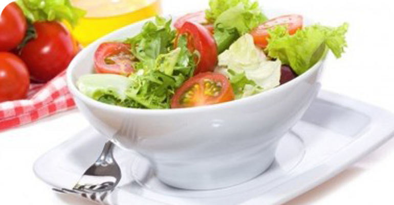 Диетологи рассказали, чем полезны для здоровья весенние салаты и овощные блюда