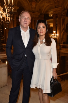 Сальма Хайек показала редкие снимки со своей свадьбы (фото)