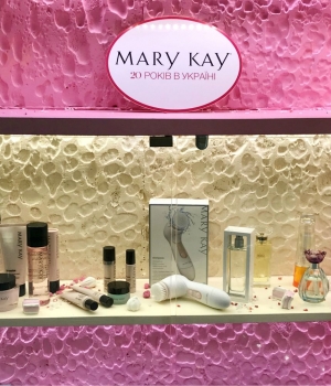 Праздник красоты: бренд Мэри Кэй отметил 20 лет в Украине