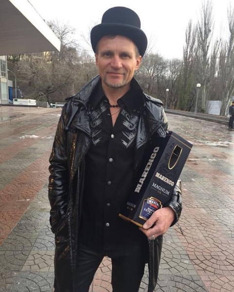 Папины копии: Олег Скрипка впервые опубликовал фото с дочками