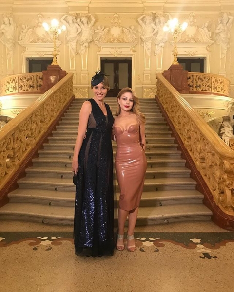 Битва платьев: Ким Кардашьян и Тина Кароль в сексуальном латексе