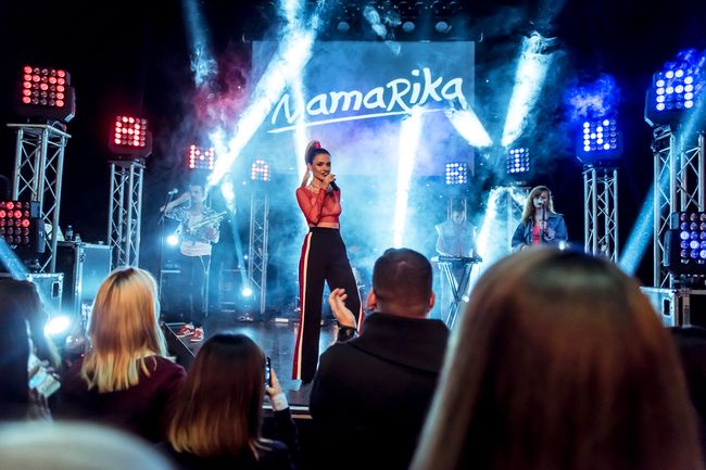 Концерт для своих: MamaRika раскачала столицу!