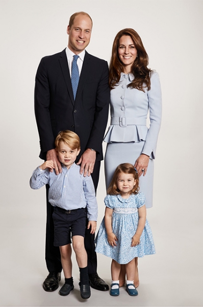 Самая популярная семья в мире: принц Уильям и Кейт Миддлтон представили рождественскую открытку