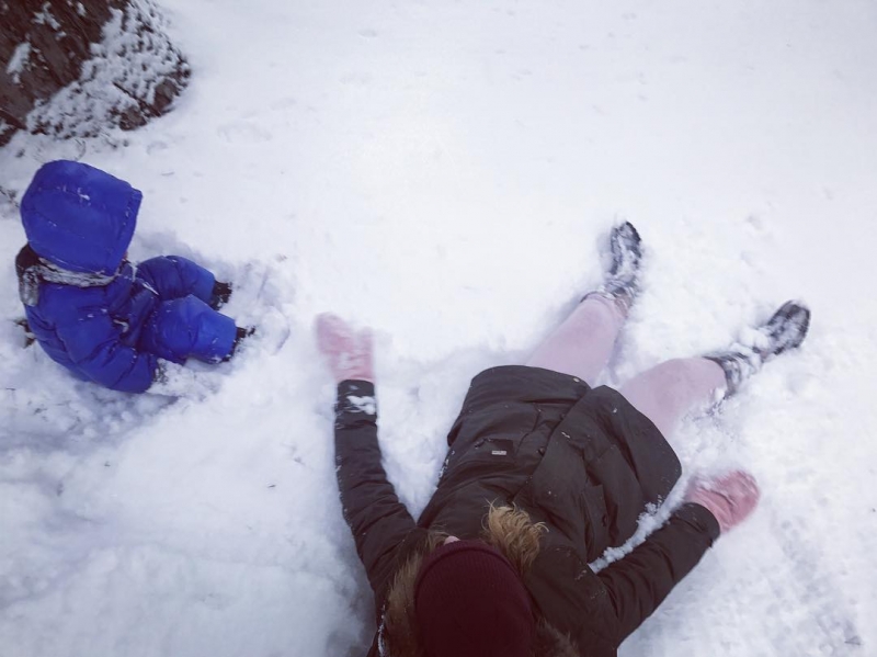 Милашество: дети Ольги Фреймут веселятся в снегу