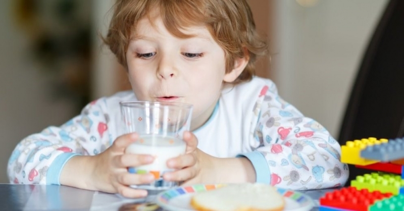 Дети и молоко: вот что говорят ученые