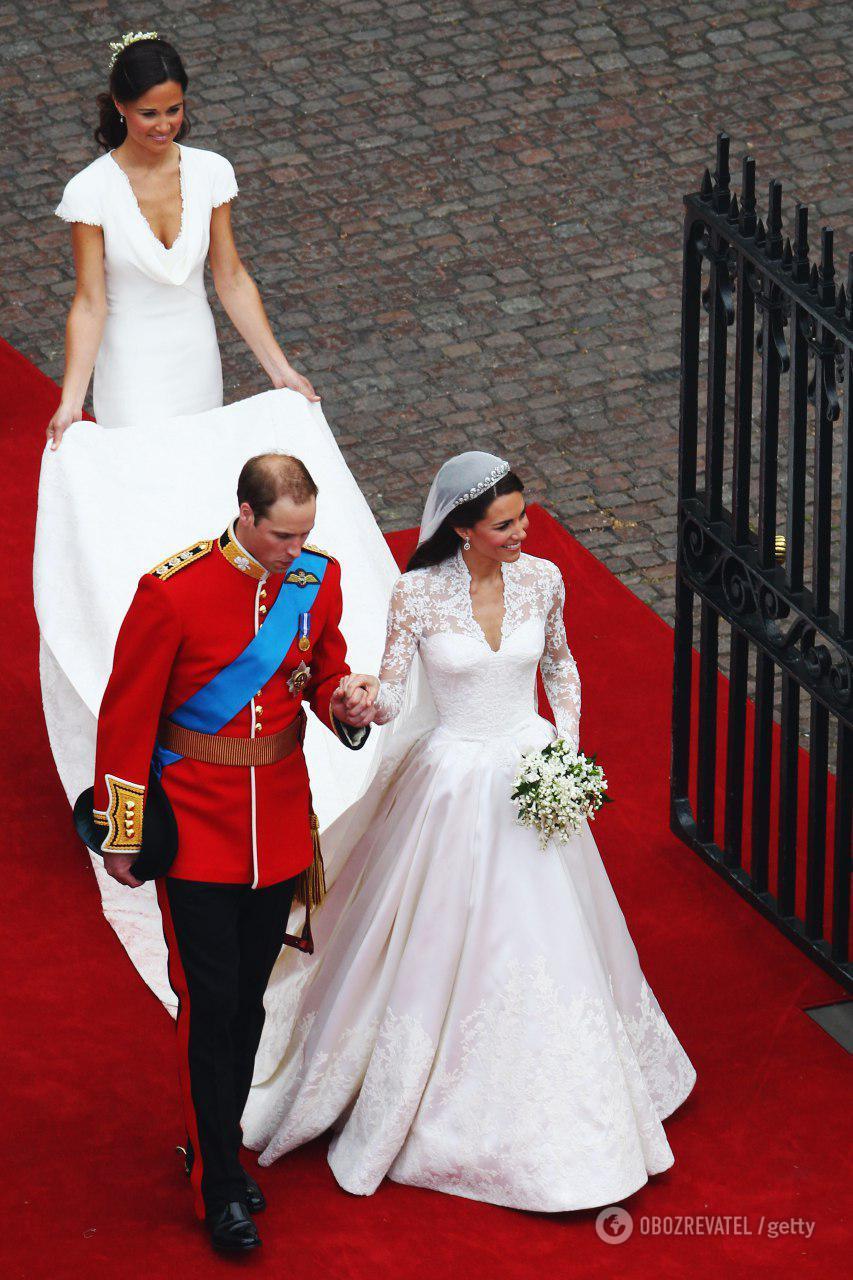 Модная битва: сравниваем свадебные наряды Кейт Миддлтон и Меган Маркл