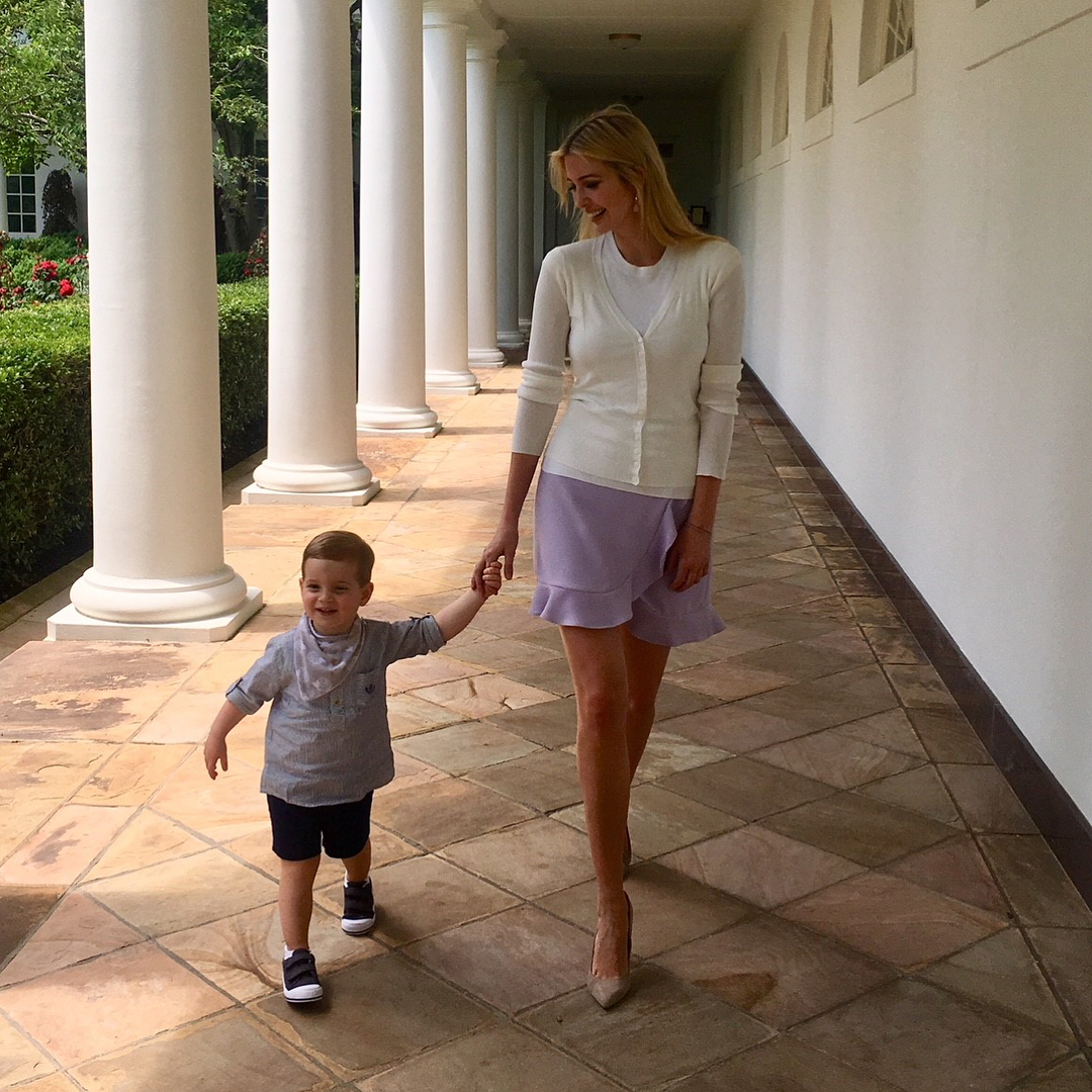 Иванка Трамп в мини-юбке появилась на работе с двухлетним сыном