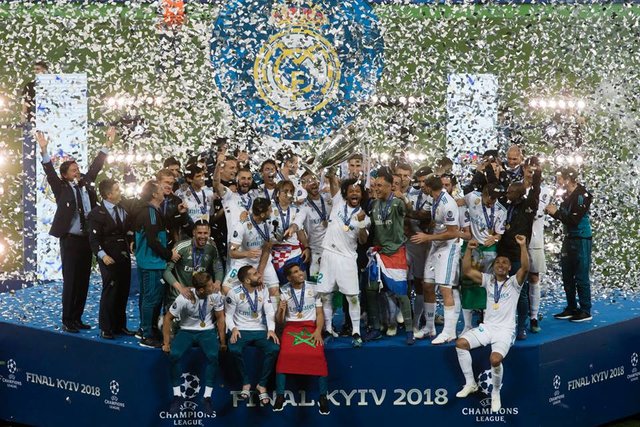 Порошенко поздравил "Реал" с победой в Лиге чемпионов