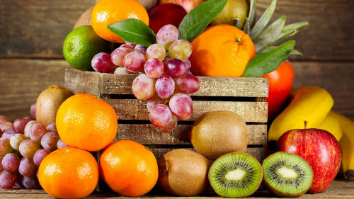 Диетологи рассказали, какие фрукты лучше не есть при похудении