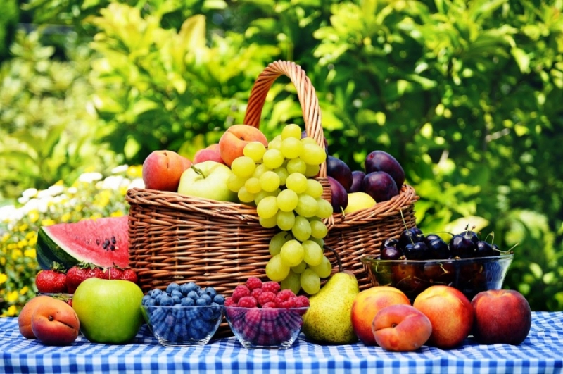Диетологи рассказали, какие фрукты лучше не есть при похудении
