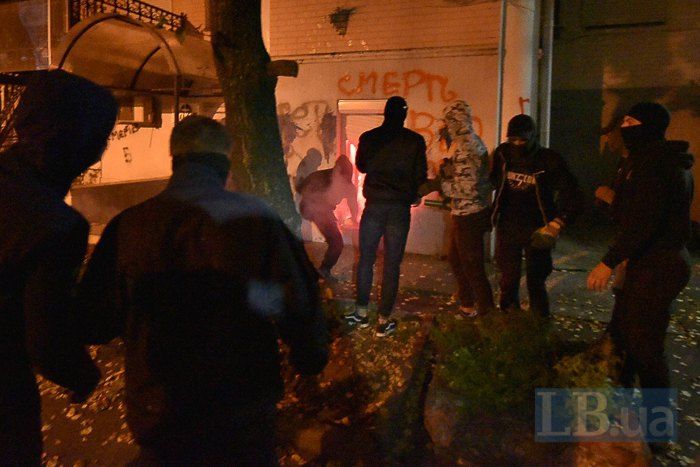 Опубликовано видео разгрома офиса Медведчука в Киеве