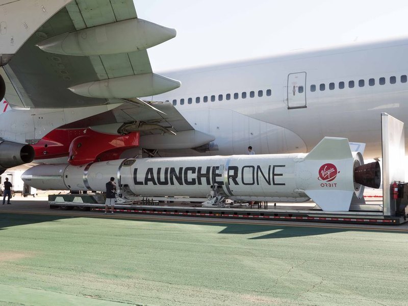 Virgin Orbit прикрепила ракету-носитель к модифицированному Boeing 747 