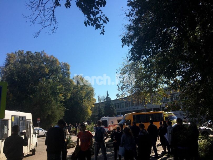 Взрыв в колледже Керчи: "глава Крыма" Аксенов сообщил о 18 погибших