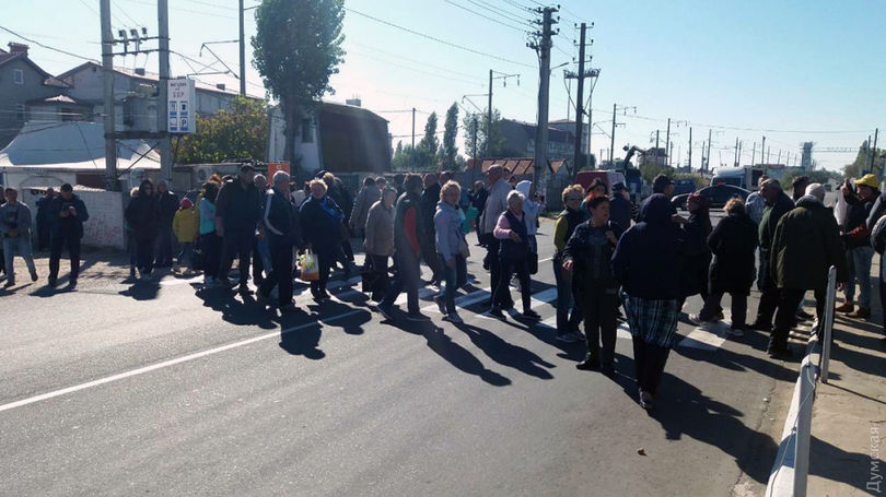 Жители курортной Затоки перекрыли трассу в знак протеста против застройки побережья 