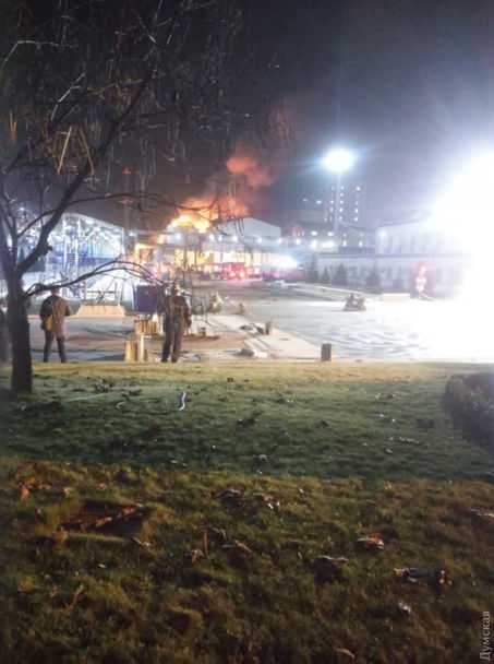 Спасатели локализовали пожар на территории маслозавода под Одессой