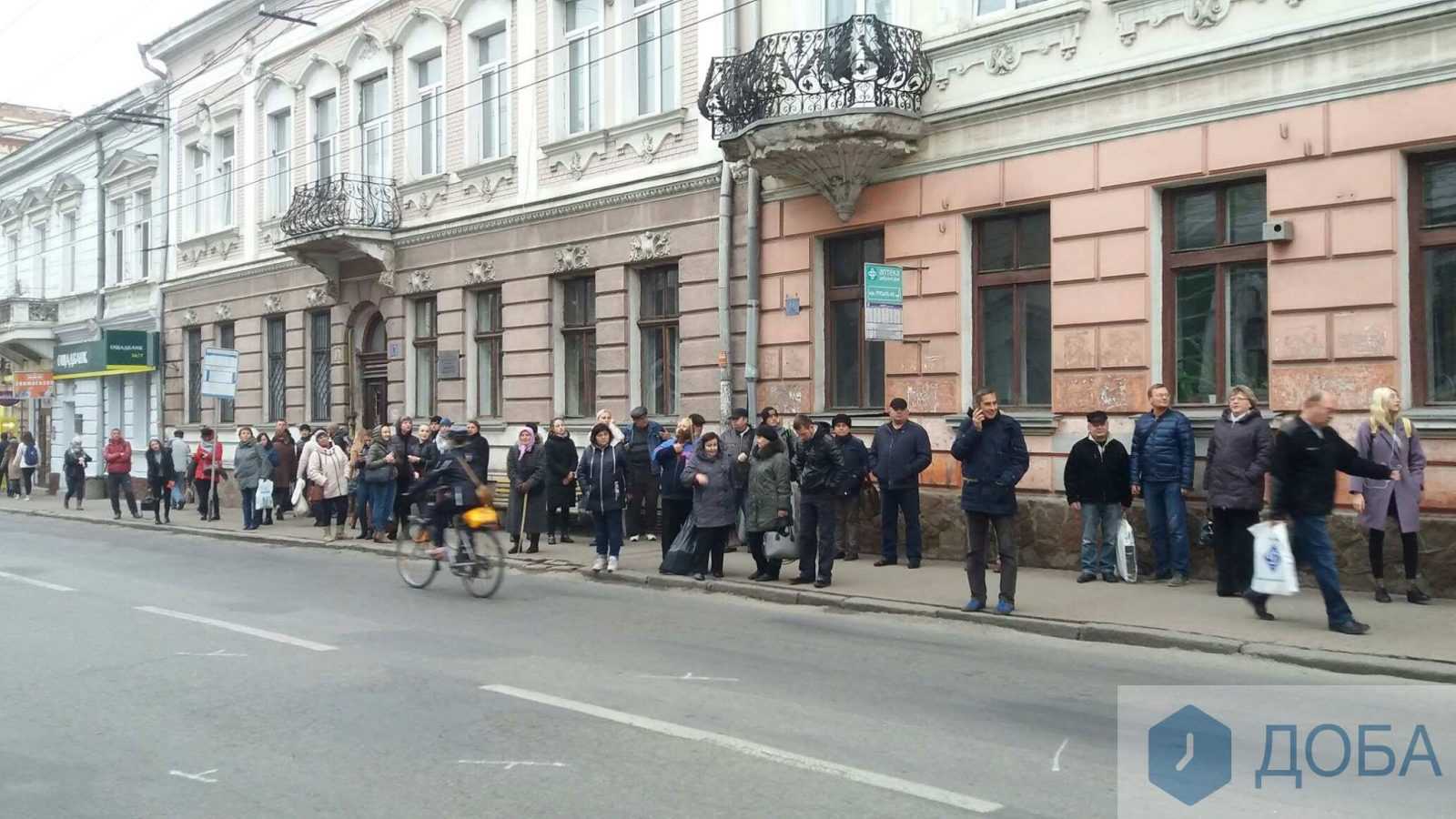 Транспортный коллапс в Тернополе: водители маршруток не вышли на работу после решения отменить повышение стоимости проезда