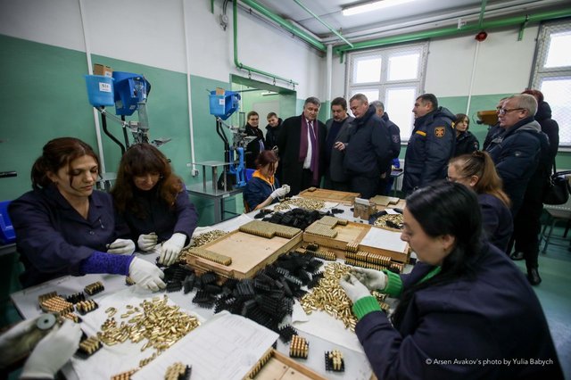 Аваков: Завод "Форт" запустил линию полного цикла производства патронов для пистолетов МВД