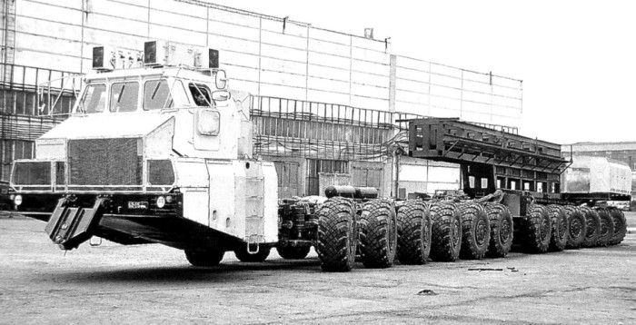 24-колесный «монстр»-МАЗ, который построили в СССР для задач особого назначения