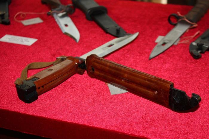 5 способов использования штык-ножа АК-74, о которых многим забыли рассказать в армии