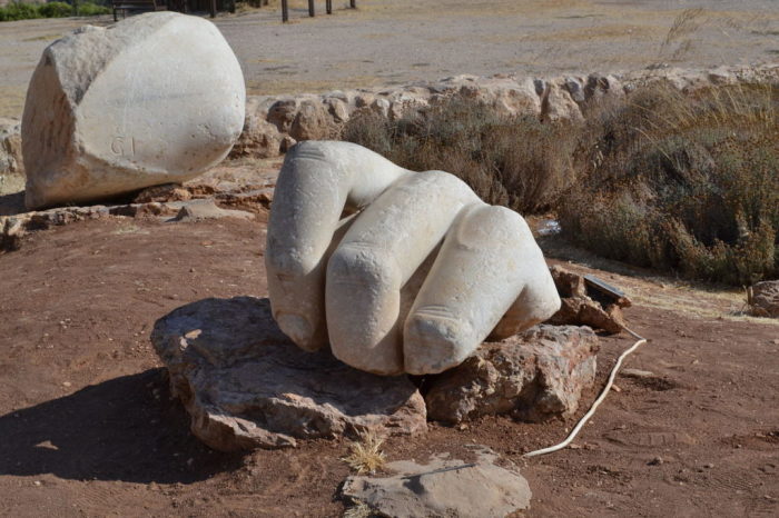 Тайна гигантской Руки Геркулеса: Что случилось много веков назад с самой большой мраморной статуей в мире