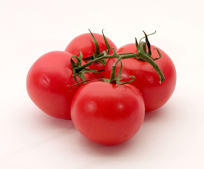 Почему помидоры считались ядовитыми и греховными, и Как удалось избавиться от этих суеверий