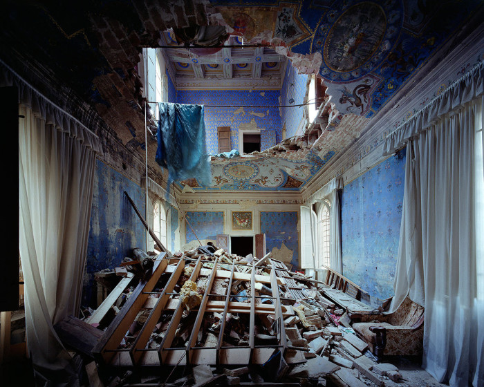 Пронзительные фотографии заброшенных особняков в Италии: Следы ушедшей эпохи