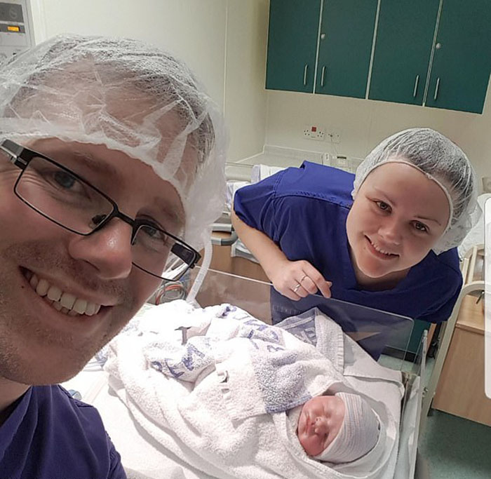 55-летняя женщина родила собственного внука ради дочери