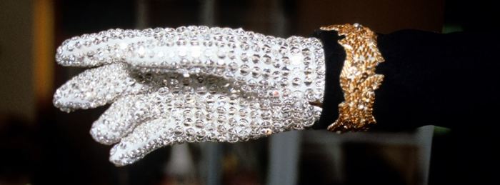 Платья леди Ди и панталоны королевы Виктории: 13 самых дорогих вещей, проданных на аукционе 