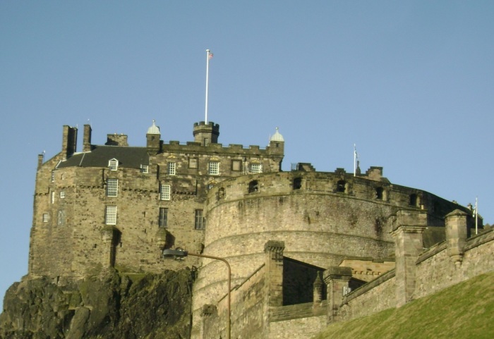 Призрак мальчика-волынщика и другие легенды Эдинбургского замка, которыми пугают посетителей