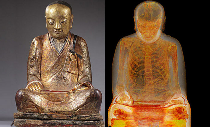 10 странных вещей, которые нашли внутри древних статуй