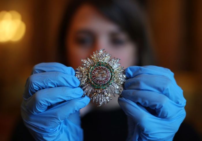 Что покажут на выставке в Букингемском дворце в честь 200-летия королевы Виктории